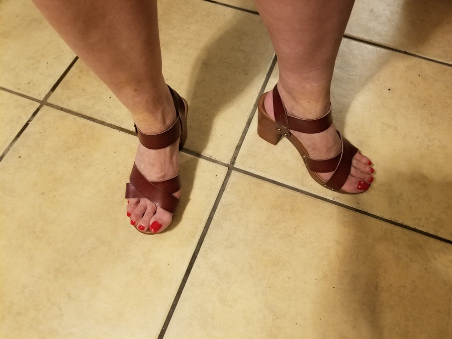 brown-thick-strappy-sandals- (3)
