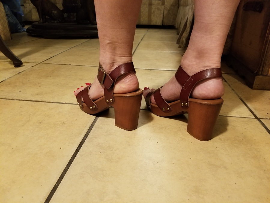 brown-thick-strappy-sandals- (7)
