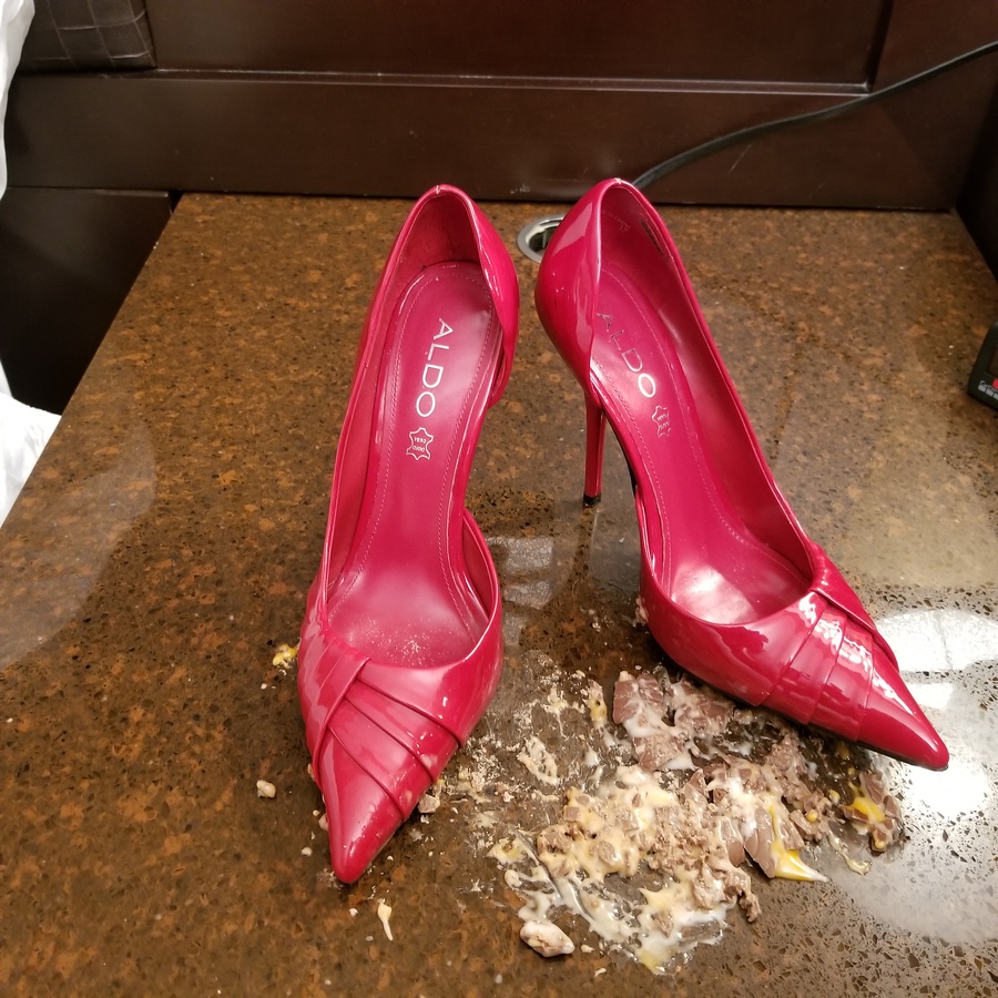 red-aldo-stilettos.jpg