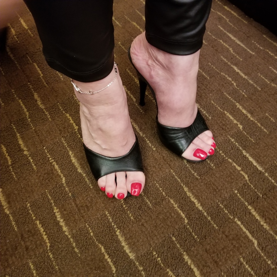 black-leather-stiletto-mules.jpg